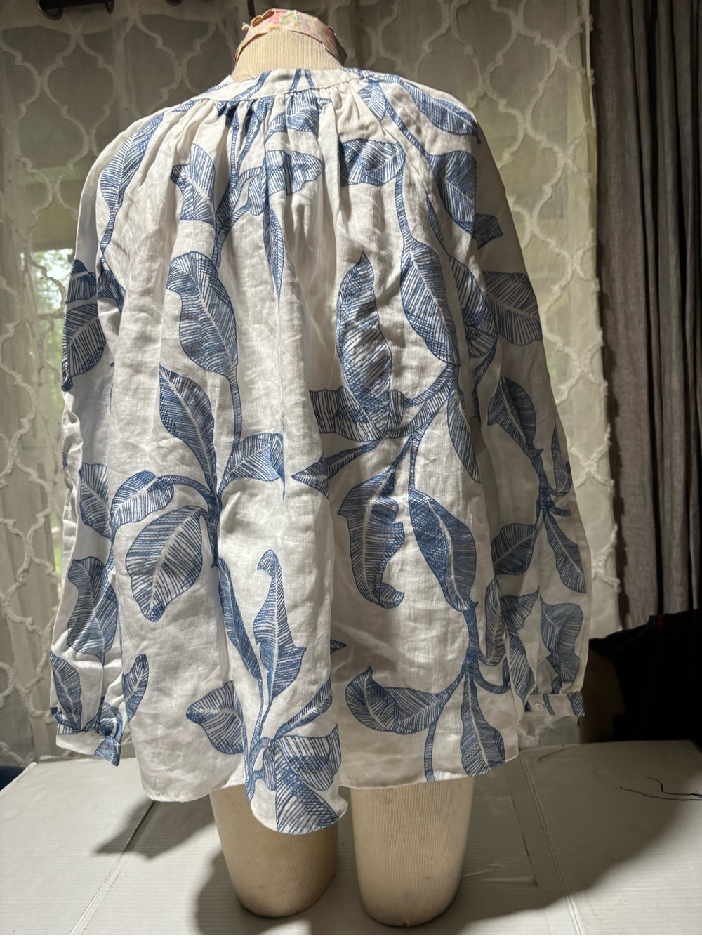Banana Republic White Blouse with Blue Leaf Print - Picture 6 of 11